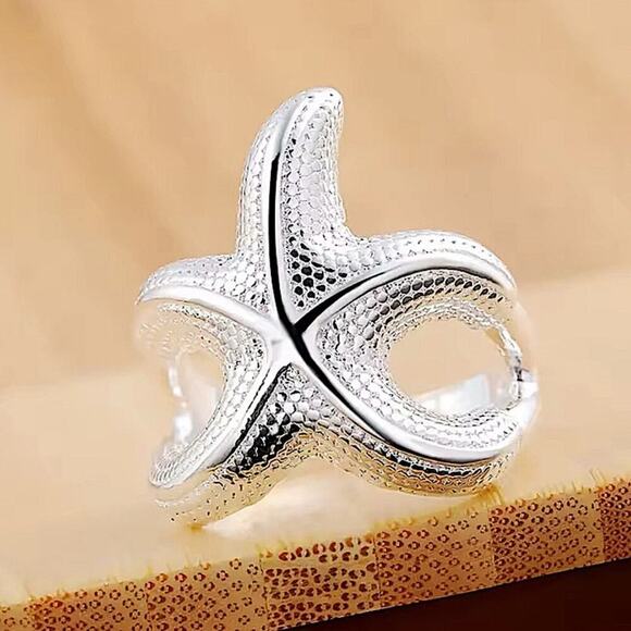 Sterling Silver Starfish Statement Ring - Picture 4 of 5